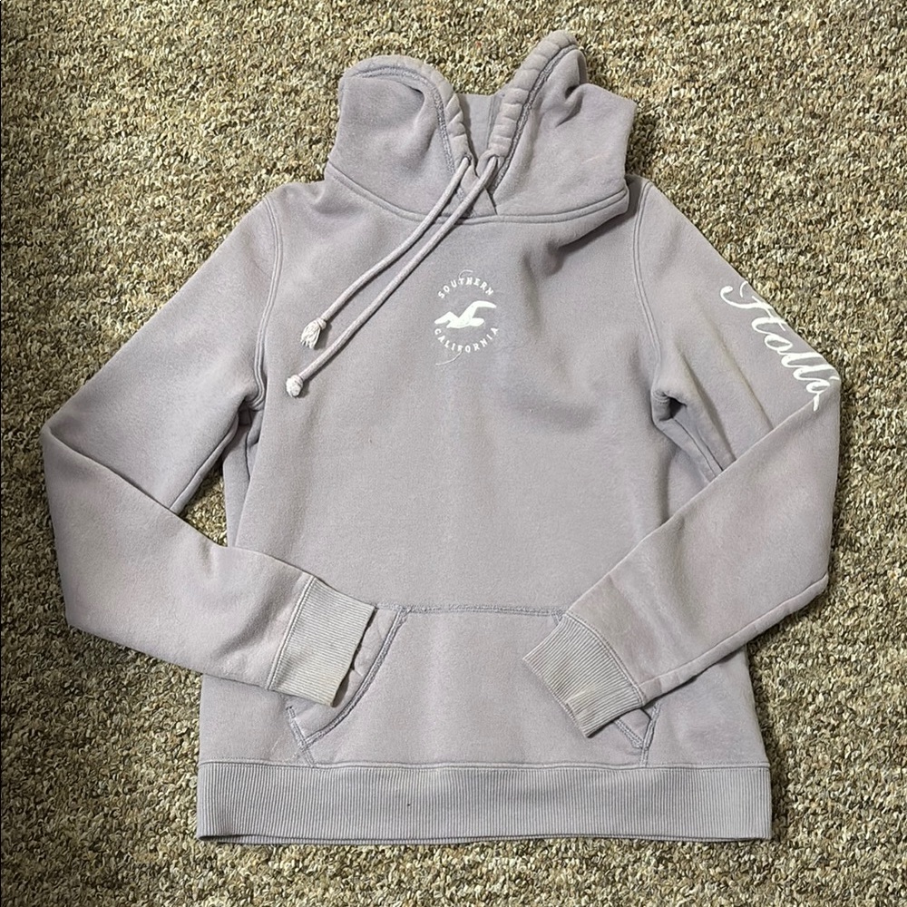 Hollister Women's Light Purple Hoodie with Logo